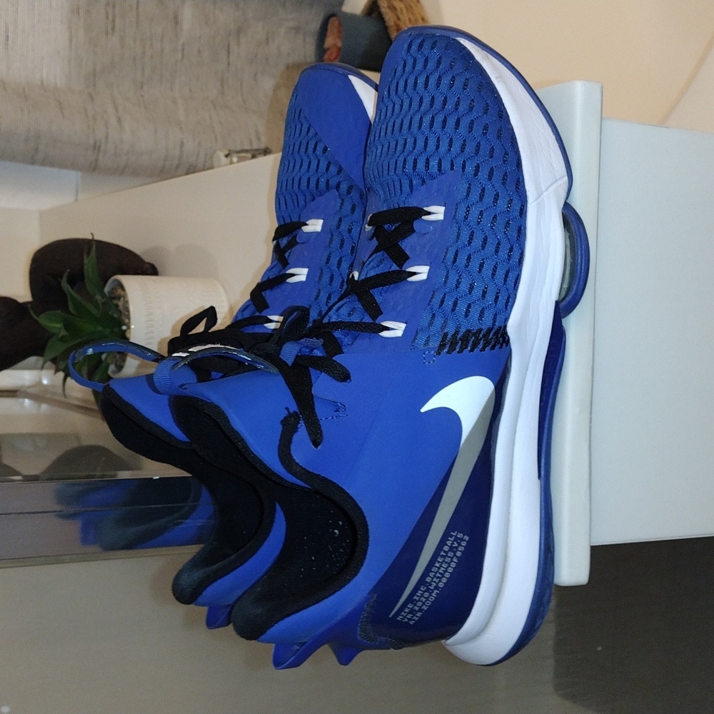 Nike LeBron Witness 5